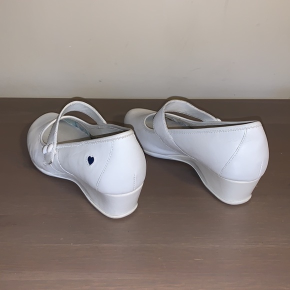 Nurse Mates “Faith” Vintage White Leather Nursing Wedges - Women’s Size 7.5 - Picture 6 of 10